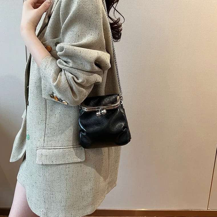 Terbaru ReadyCodTas Wanita Perak 2024 Musim Panas Baru Tas Selempang Rantai Seratus Tas Mini