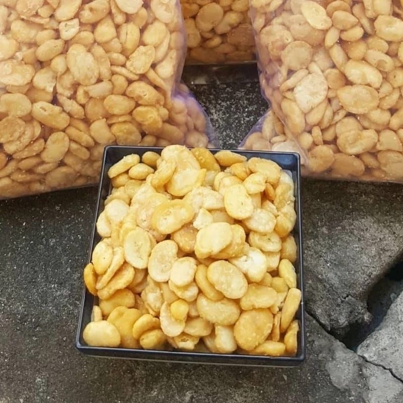 

Kacang koro kupas 500gr / KACANG KORO ORI / Kacang koro gurih premium 500 gr