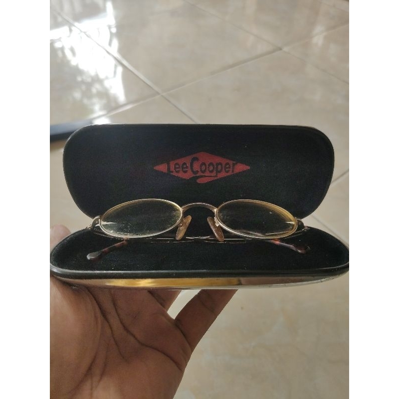 Kacamata Lee Cooper