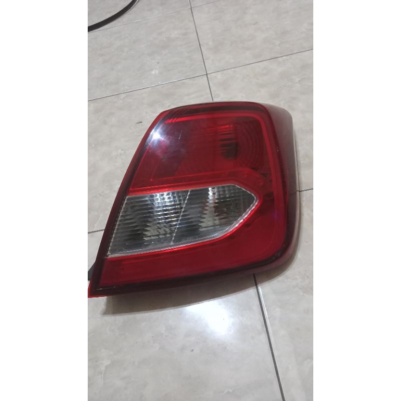 stoplamp lampu belakang datsun go