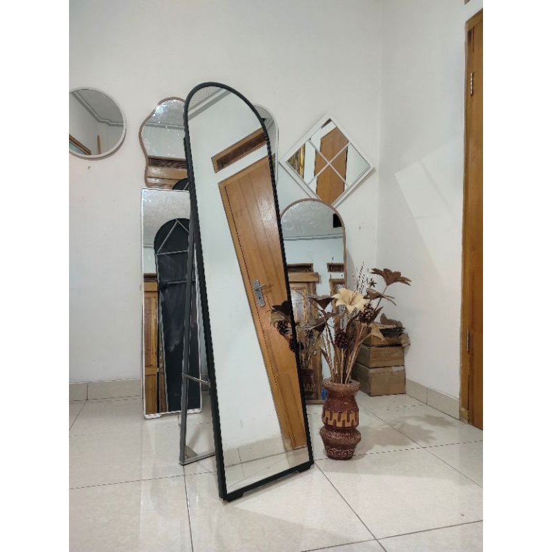 Standing Mirror Oval Besar