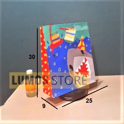 

Paper bag kado baby shark