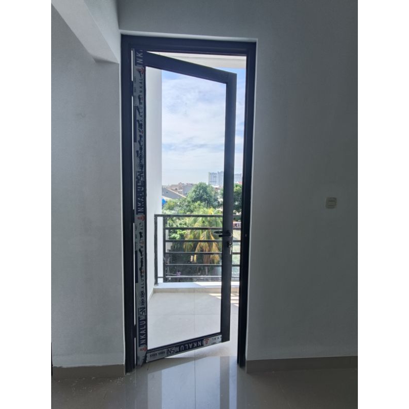 pintu swing double dan sliding aluminium dan kaca