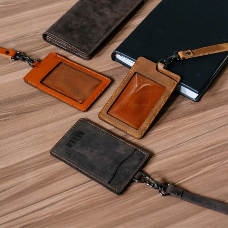 

NAME TAG-ID CARD HOLDER KULIT ASLI 2 SLOT CARD