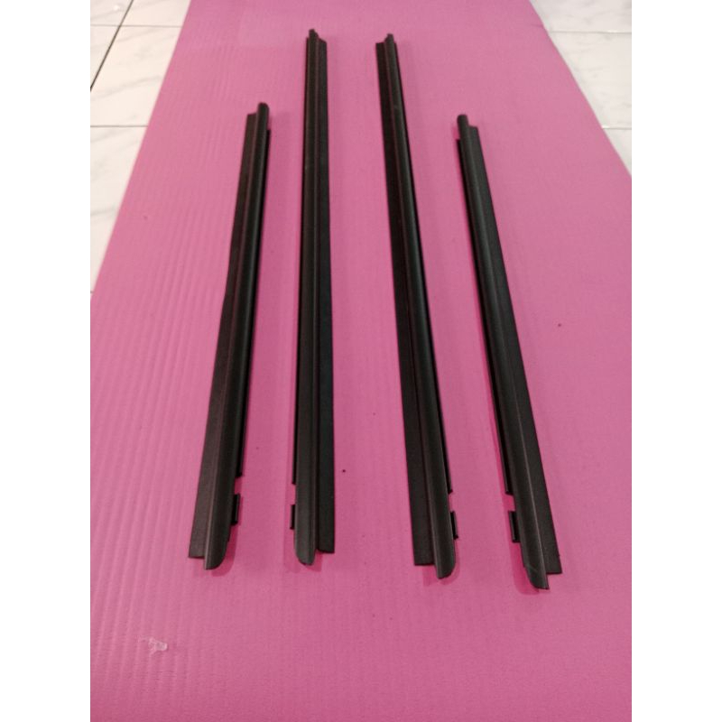 karet pelipit kaca luar water strip mobil datsun go al varian