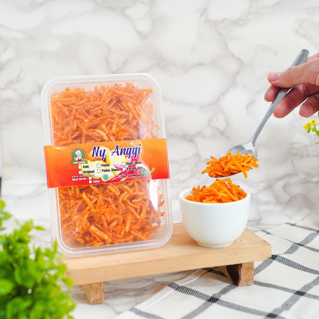 

GMA FOOD - Keripik Mustofa Premium Ny Anggi Pedas