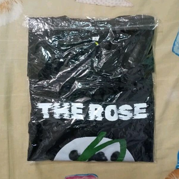 The Rose Heal Merch T Shirt Kaos XL Black Warna Hitam Merchandise