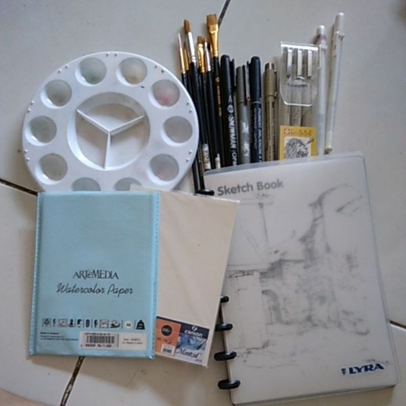 

Drawing Set - Preloved (Second)