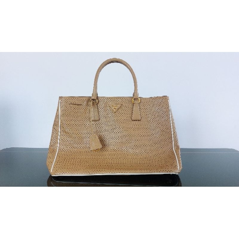 [PRELOVED] Prada Saffiano Fori Leather Top Handle | Authentic