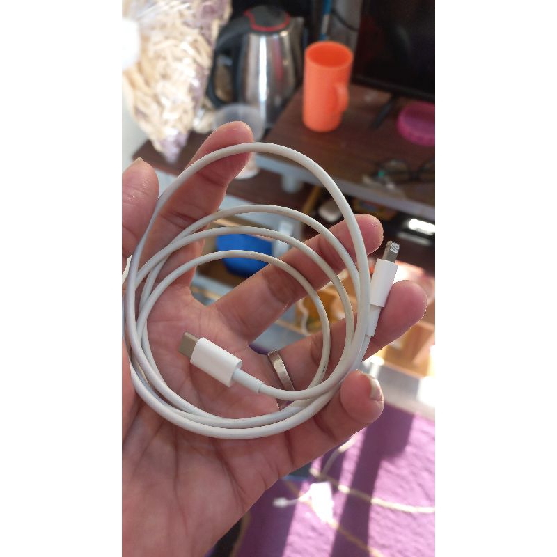 kabel data type C to Iphone