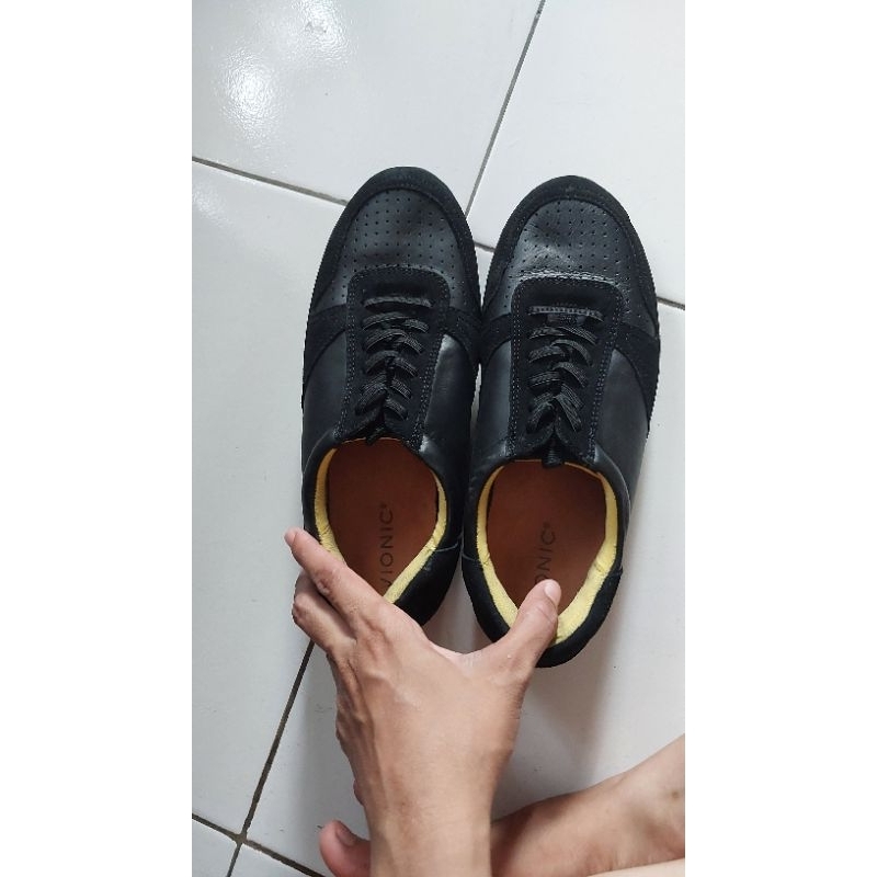 preloved vionic karigan black original