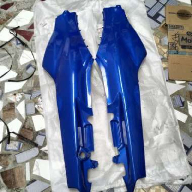 cover body belakang Suzuki Shogun 110 biru