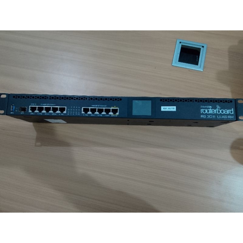 mikrotik RB3011 UIAS-RM