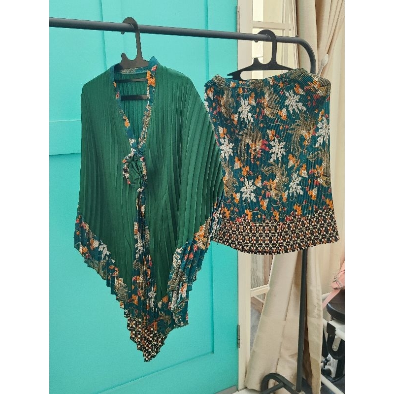 (Preloved) One Set Batik || One Set Batik Wanita Modern Kondangan || One Set Batik Atasan + rok plis