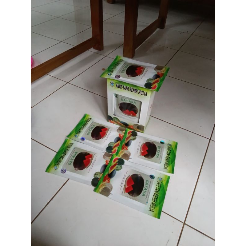 Benih Semangka Non Biji Jumbo Dayana F1 (Daging Merah Kulit gelap dan Tebal) Isi 20 Gram 300 Butir K