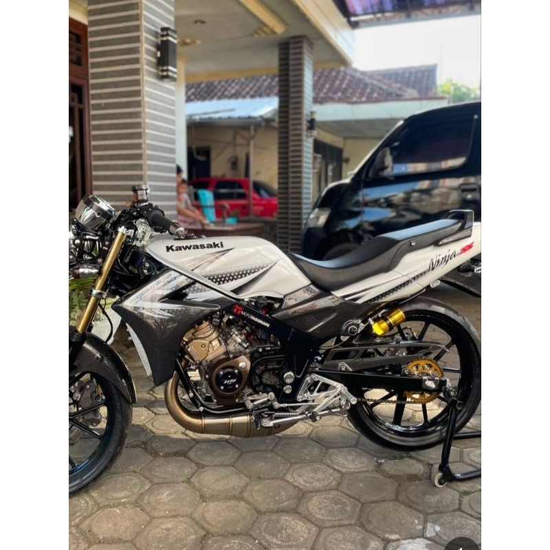 Striping lis sticker standar Kawasaki ninja ss 2012 putih stiker ninja ss putih 2012 suriken