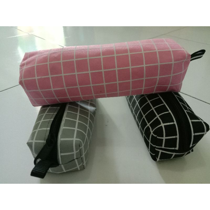 

Dusgrib/Tempat Pensil Lontong