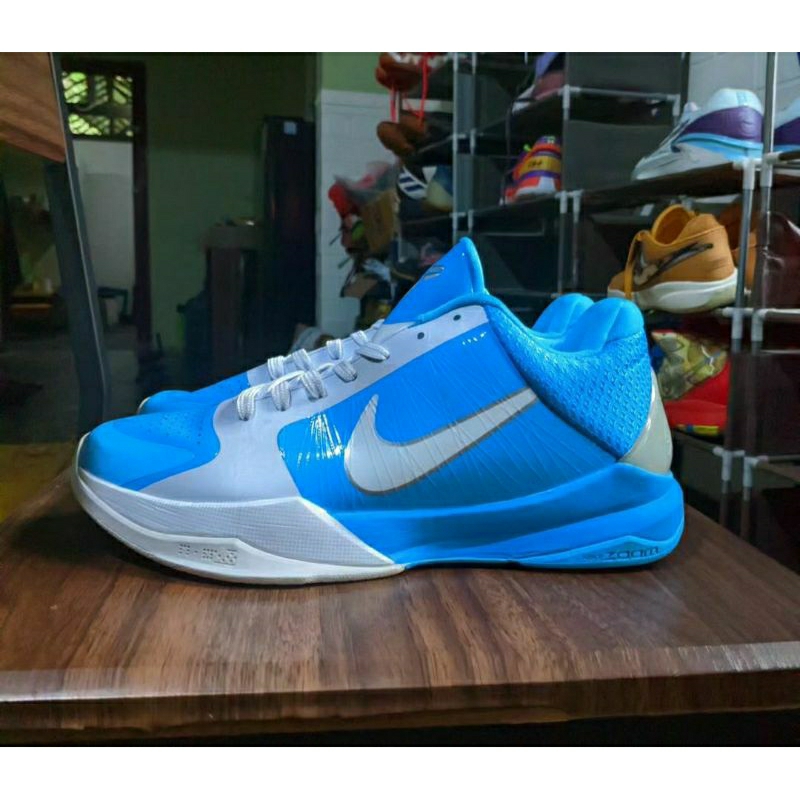 kobe 5 protro sz 41 blue