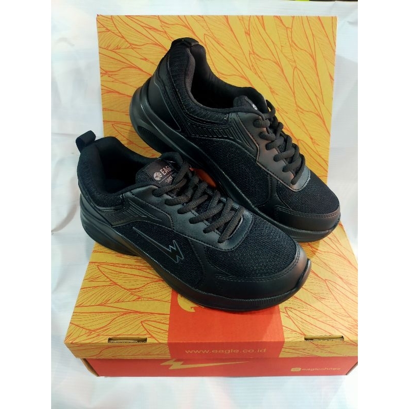 Sepatu sneakers pria hitam polos merk EAGLE Raven original