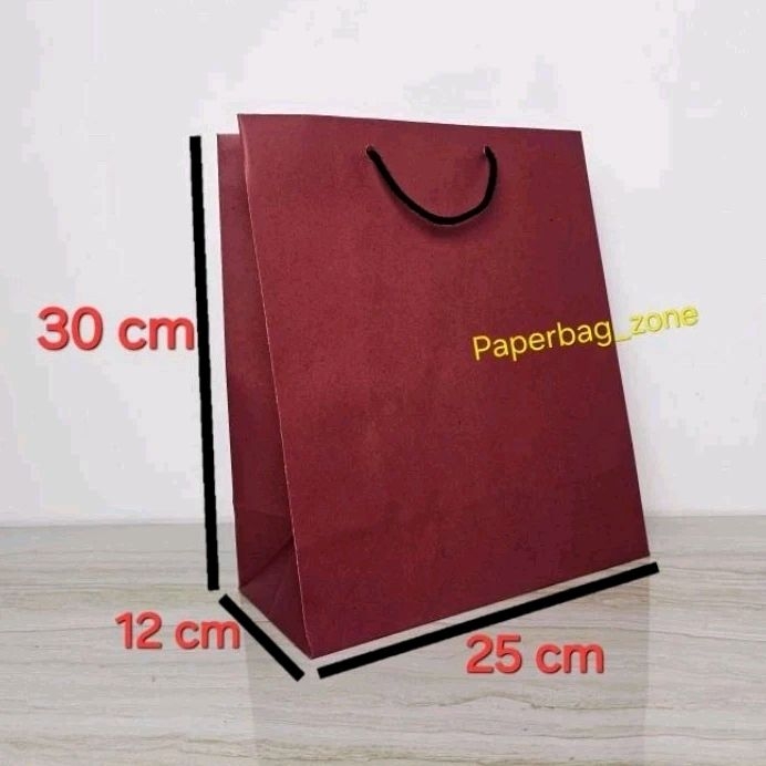 

Paperbag Pigora Polos Merah Maroon size 25 x 12 x 30 ( P x L x T) Tas kertas, Tas Souvenir, Tas Hajatan