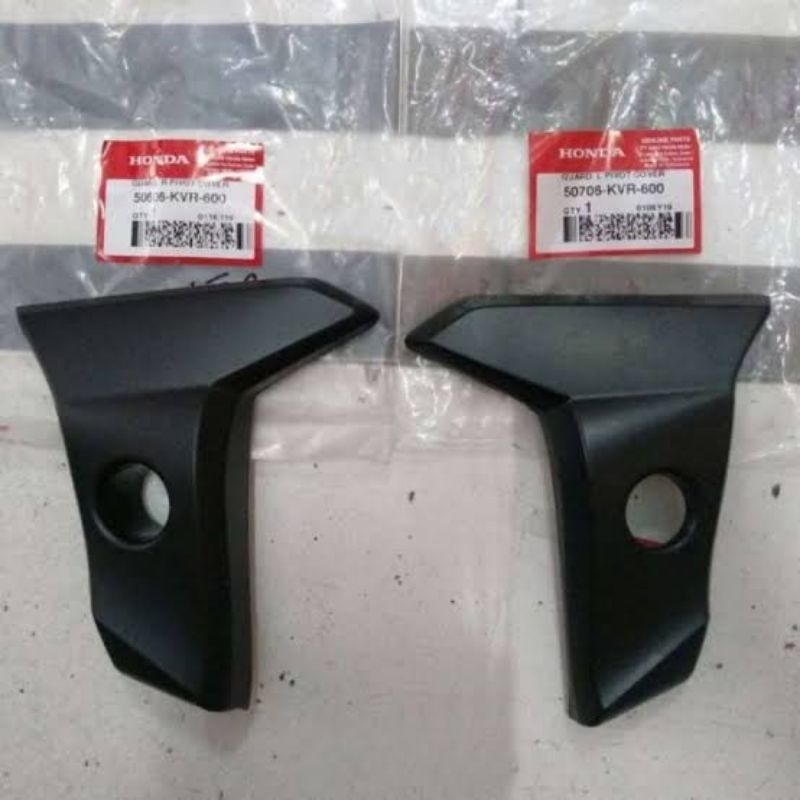 cover tutup dudukan step belakang revo lama 100cc / 50606-KVR-600 50706-KVR-600