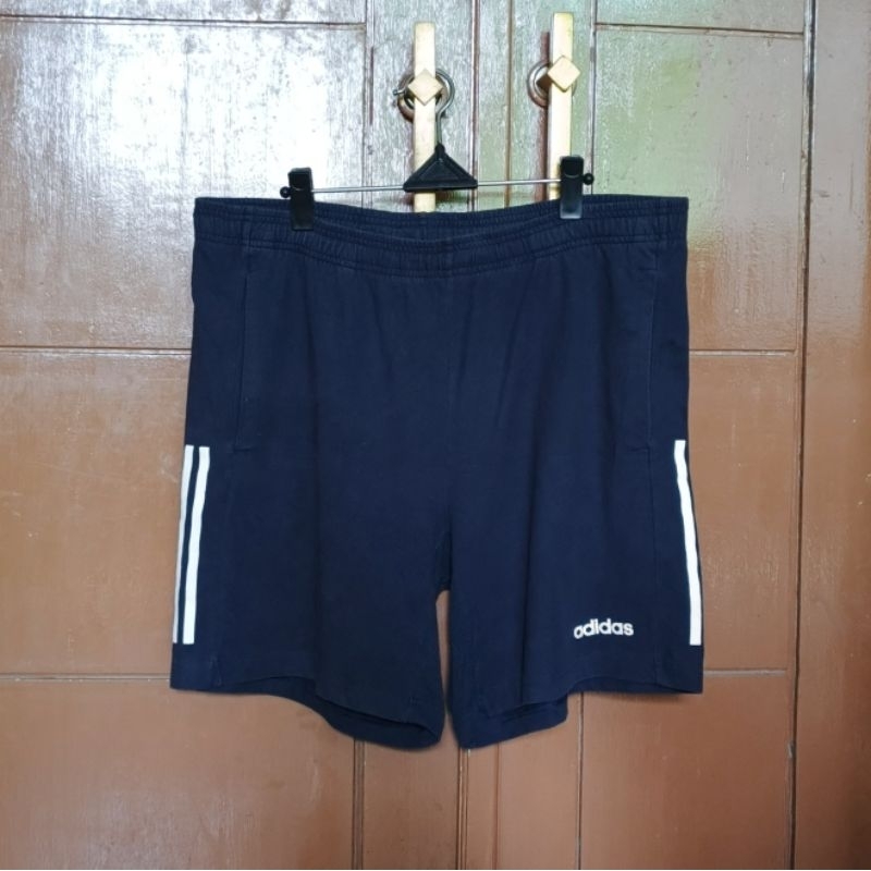 celana pendek olahraga running badminton adidas spell out strip three second original celpen relax p