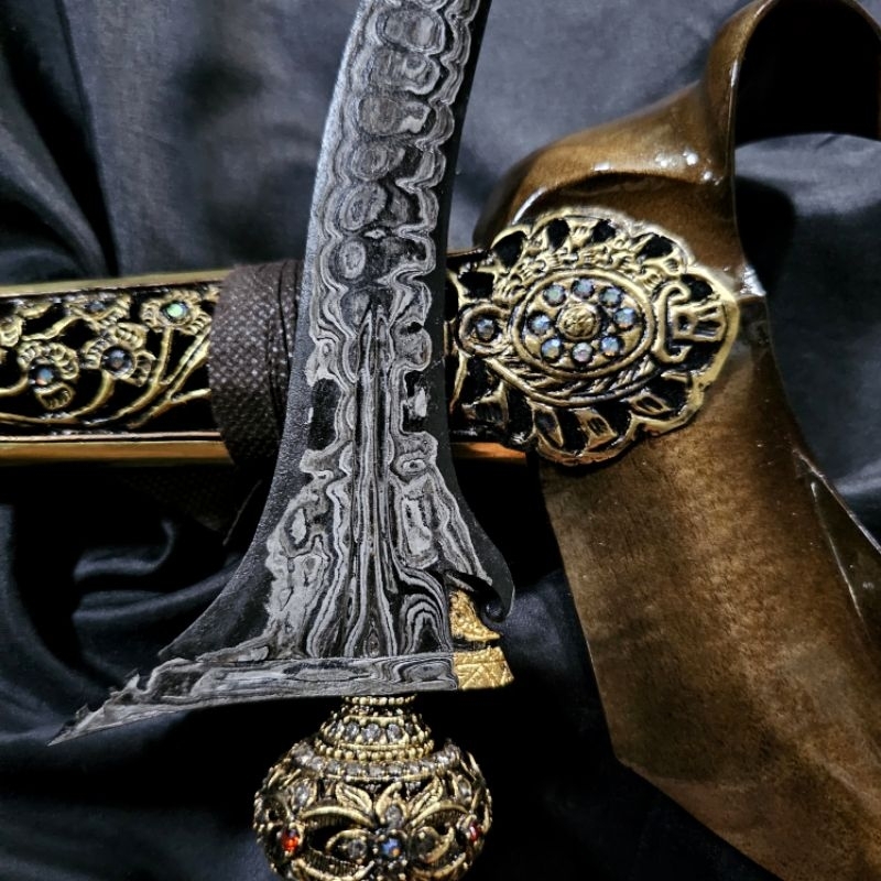 Keris Jangkung Luk 3 Kinatah EMAS Pamor Tritik Untu Walang