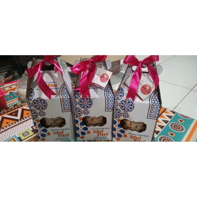 

parcel lebaran kue ker