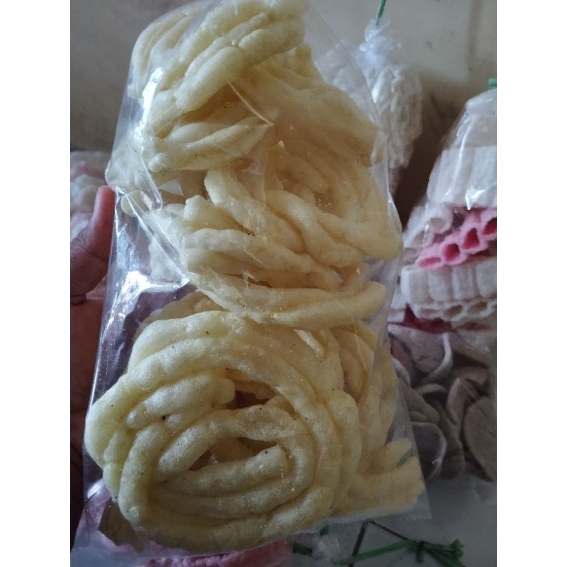 

krupuk mie asli kudus.