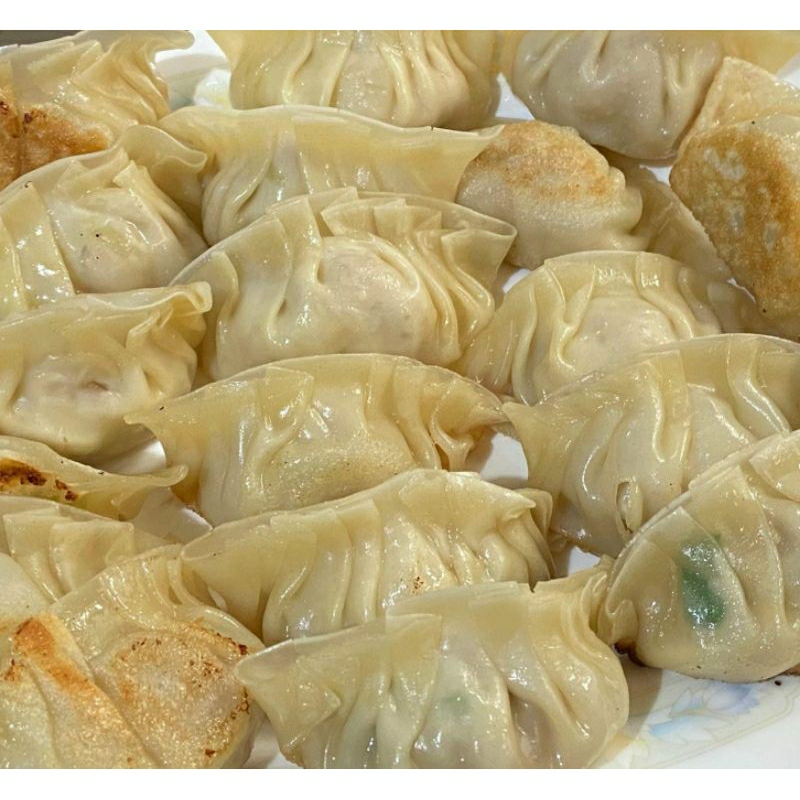 

Gyoza chili oil frozen isi ayam / dumpling) / Guotie ayam