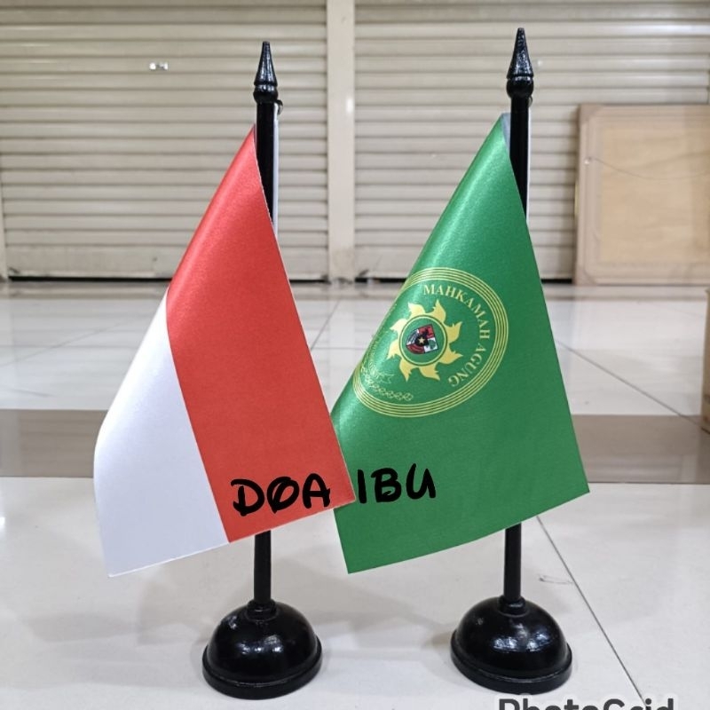 

best seller bendera merah putih+bendera logo Mahkamah Agung+tiang kayu meja