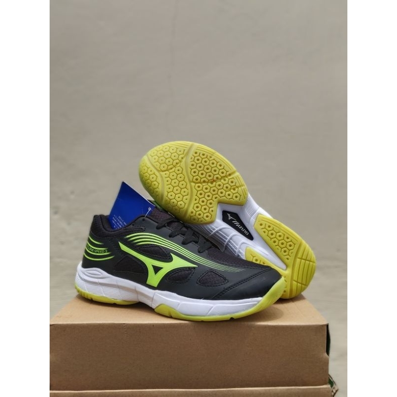 Sepatu badminton pria mizuno Cyclone speed 3 black green