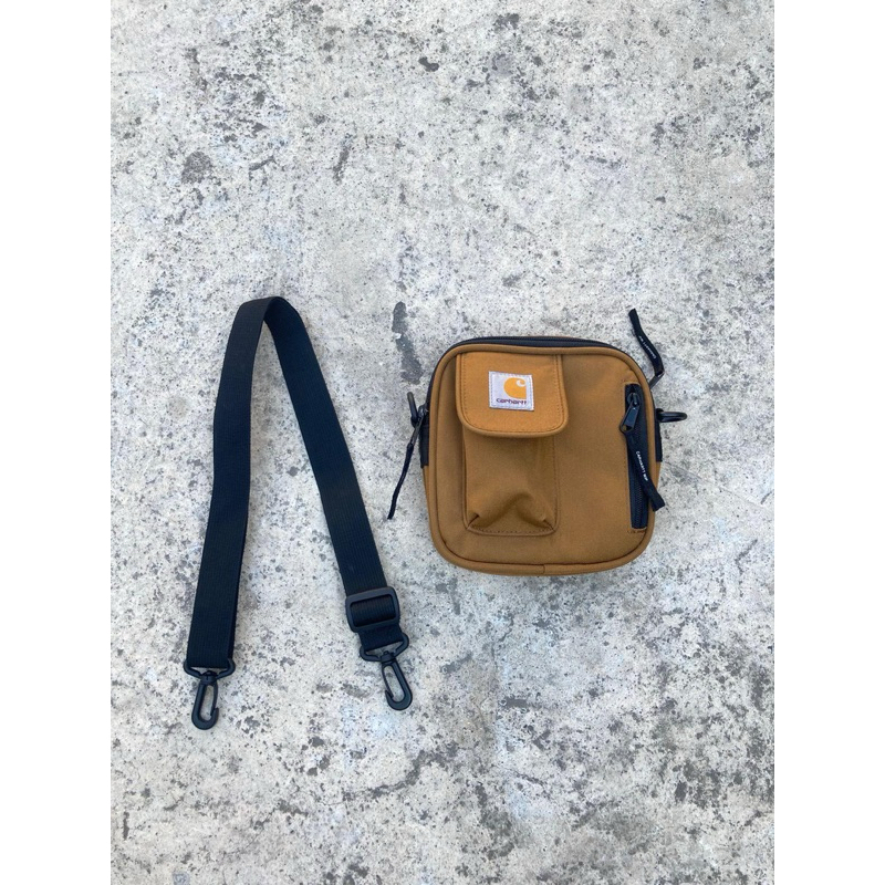 CARHARTT WIP - ESSENTIALS BAG SMALL BROWN