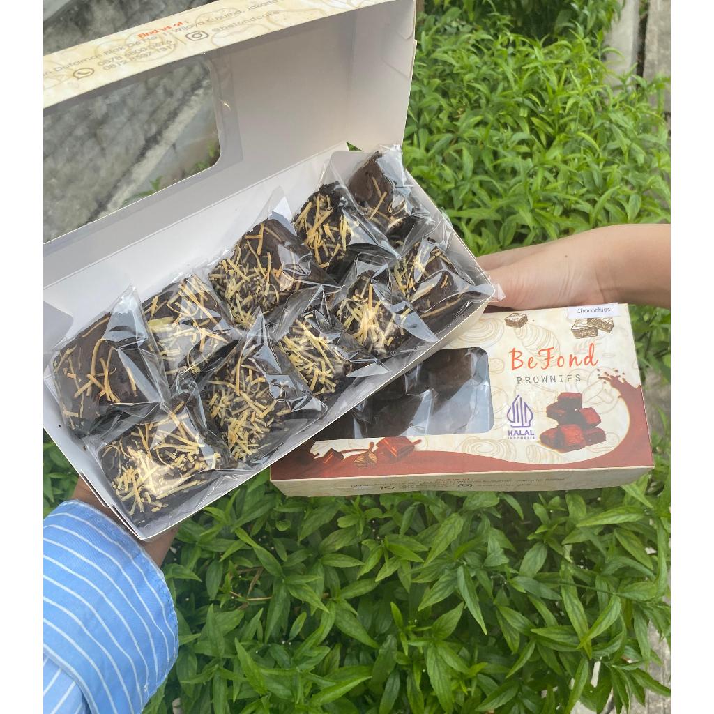 

Tambahan packing individual Brownies (harga per box) (HANYA JASA PACKING DAN PLASTIK, BELUM TERMASUK KUE)