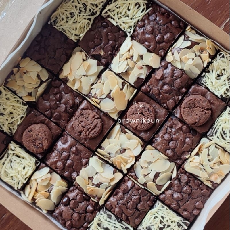 

RB22 Brownies Sekat Panggang Premium Brownies Fudgy 36 Bites