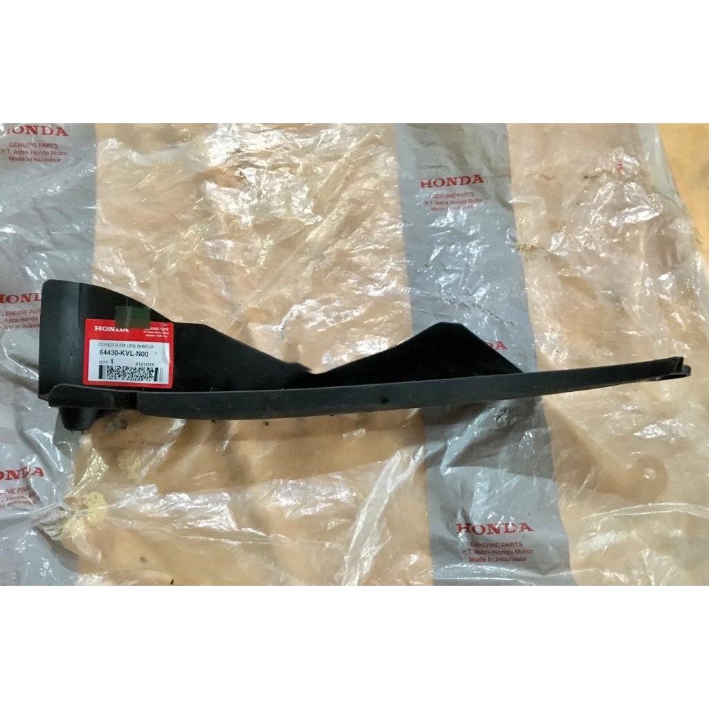 COVER LEG SHIELD SAMBUNGAN SAYAP LUAR HONDA SUPRA X 125 BATMAN | 64430KVLN00 100% ORI AHM