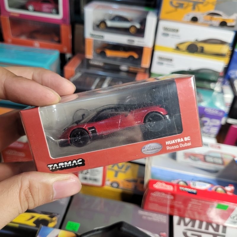 Tarmac pagani BC Rosso Dubai