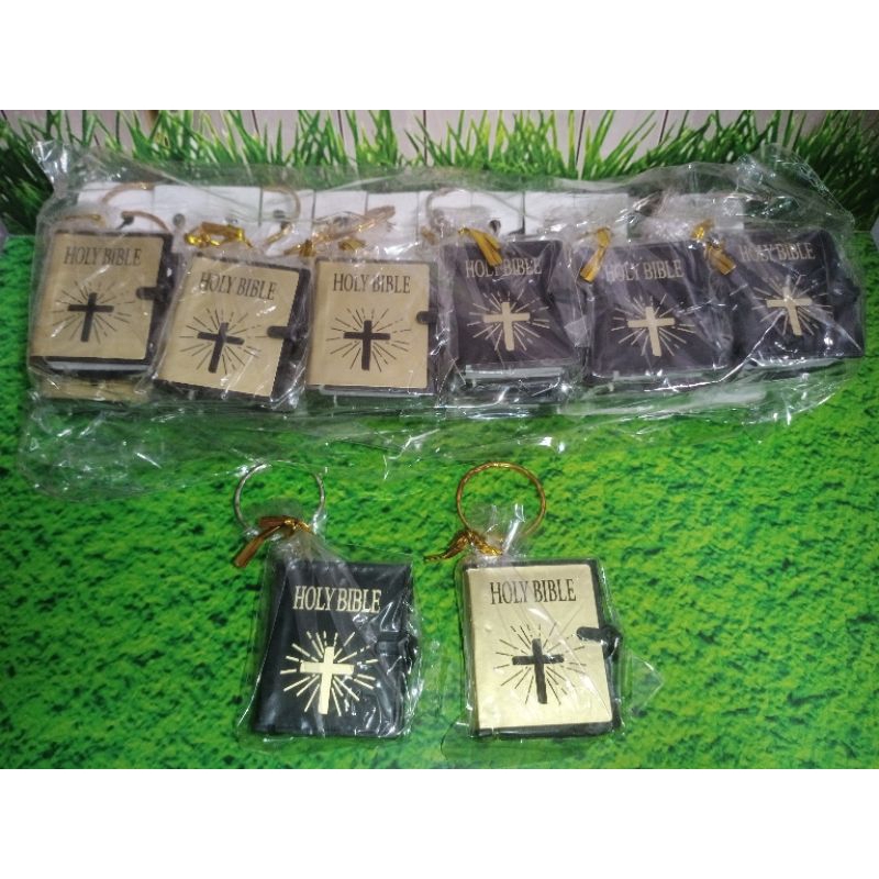 gantungan kunci Alkitab kecil mini holly bible kristen katholik souvenir promo murah