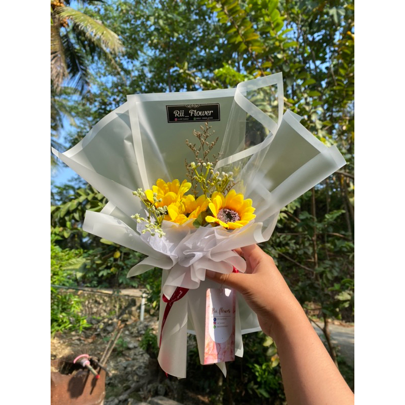 Buket mini/ Bouquet wisuda/ bouquet bunga/ Buket bunga mini