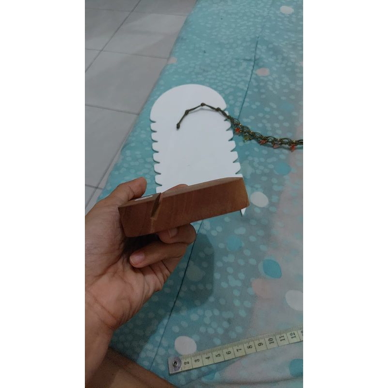 Stand Display Kayu Jati