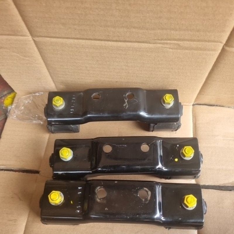 Dudukan transmisi L300 solar original
