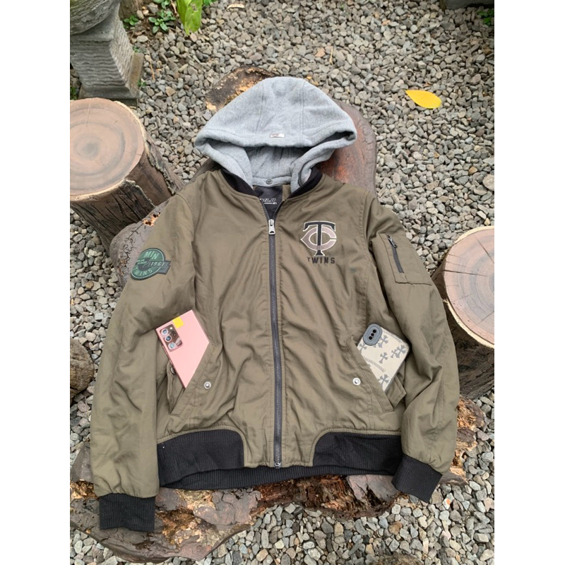 ML’B Twins varsity bomber 2nd brand