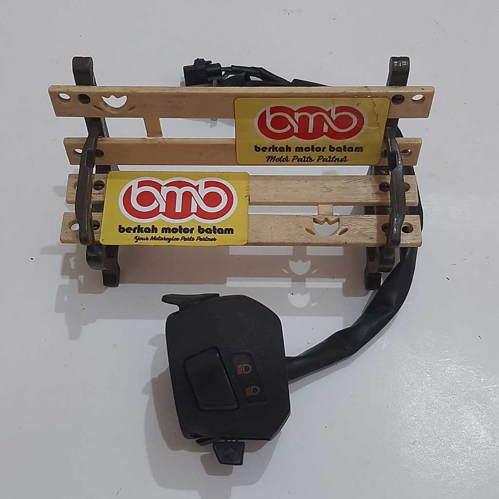 KTM Duke 200 saklar holder handle switch kiri original copotan