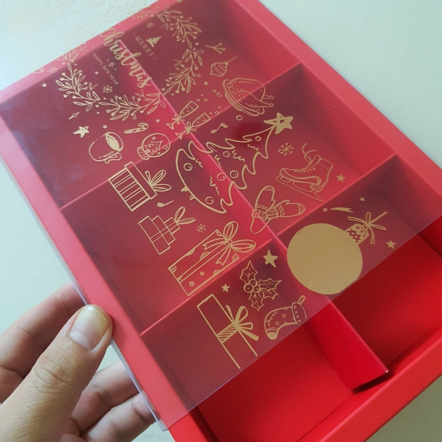 

10 pcs kotak mika natal kemasan eggtart sekat 6 ukuran 7x7x4cm merah christmas