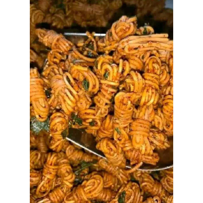 

1 KG CAMILAN MIE GULUNG KERING GURIH RENYAH