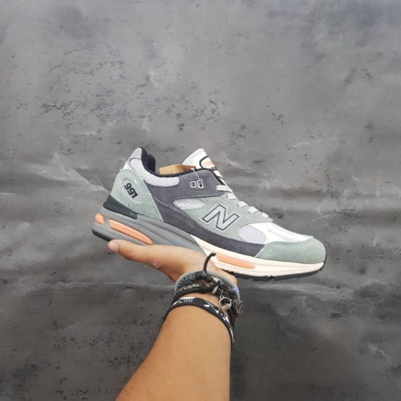 Sepatu New Balance 991v2 Made In England Silver Blue Turbulence