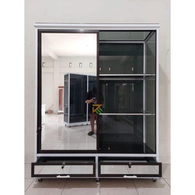 Lemari pakaian 2 pintu sliding / Lemari kaca / Lemari sliding