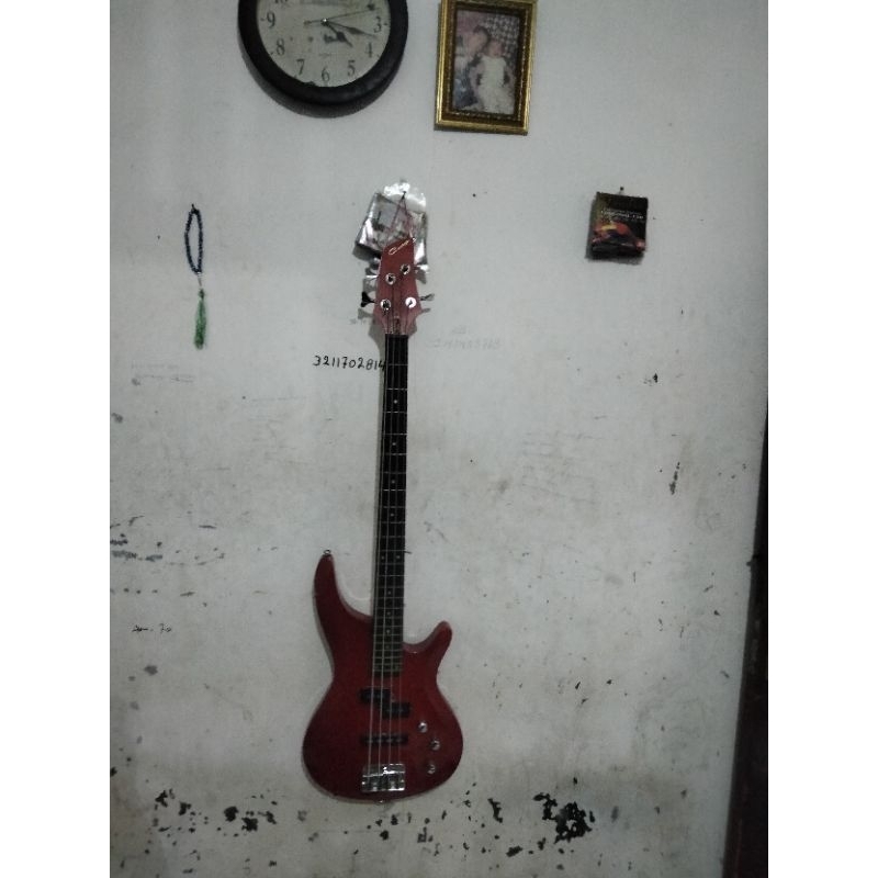 gitar listrik bass merek caraya Peking kayu