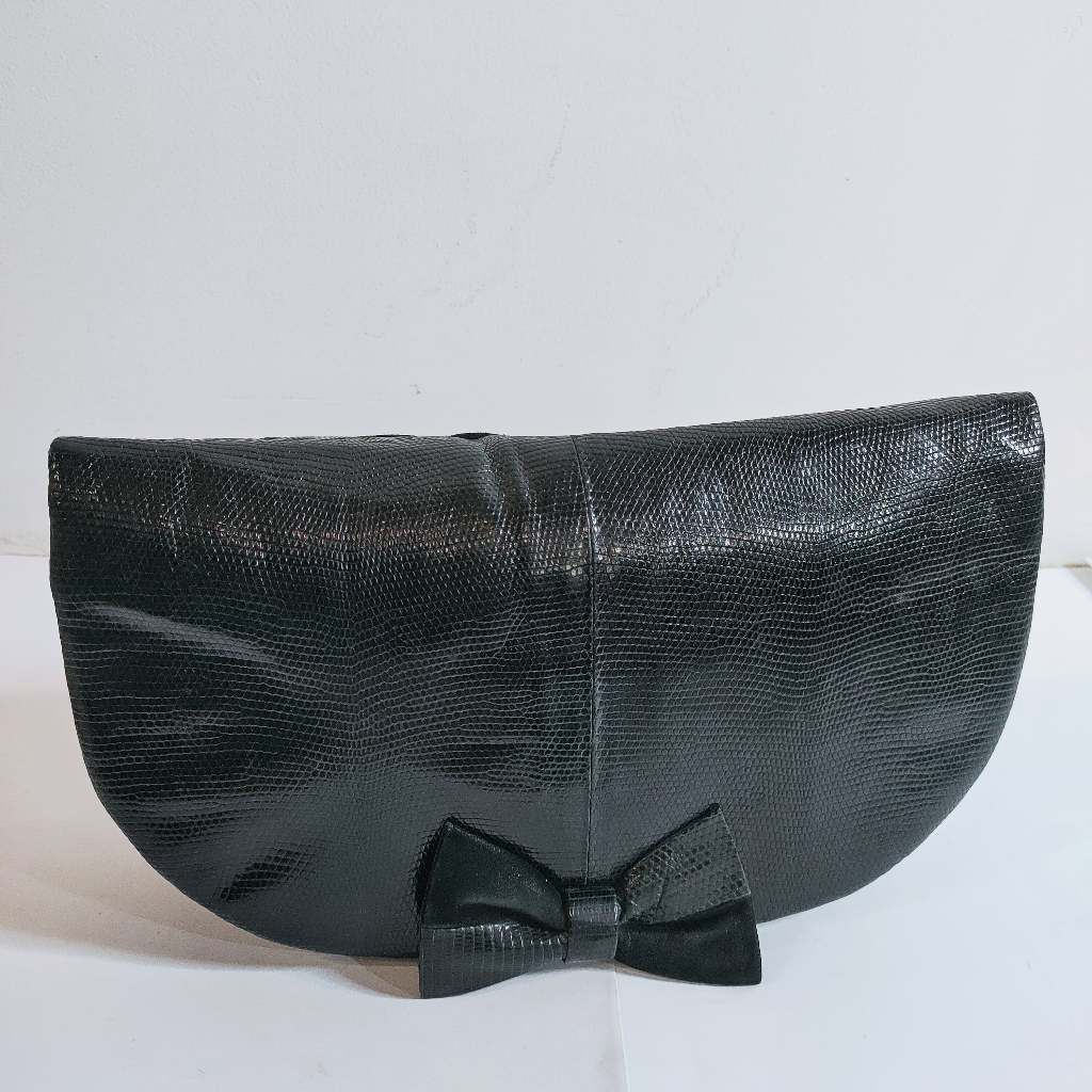 Bottega Veneta Ribbon Motif Leather Black Clutch Second Bag Preloved Tas Tangan