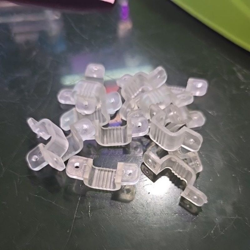 SADEL KLEM LAMPU SELANG LED STRIP + SEKRUP